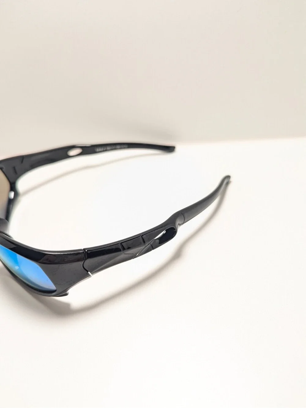 Vatter Polarized Blue Mirror Black Wraparound Men’s Sport Sunglasses 53-17-120